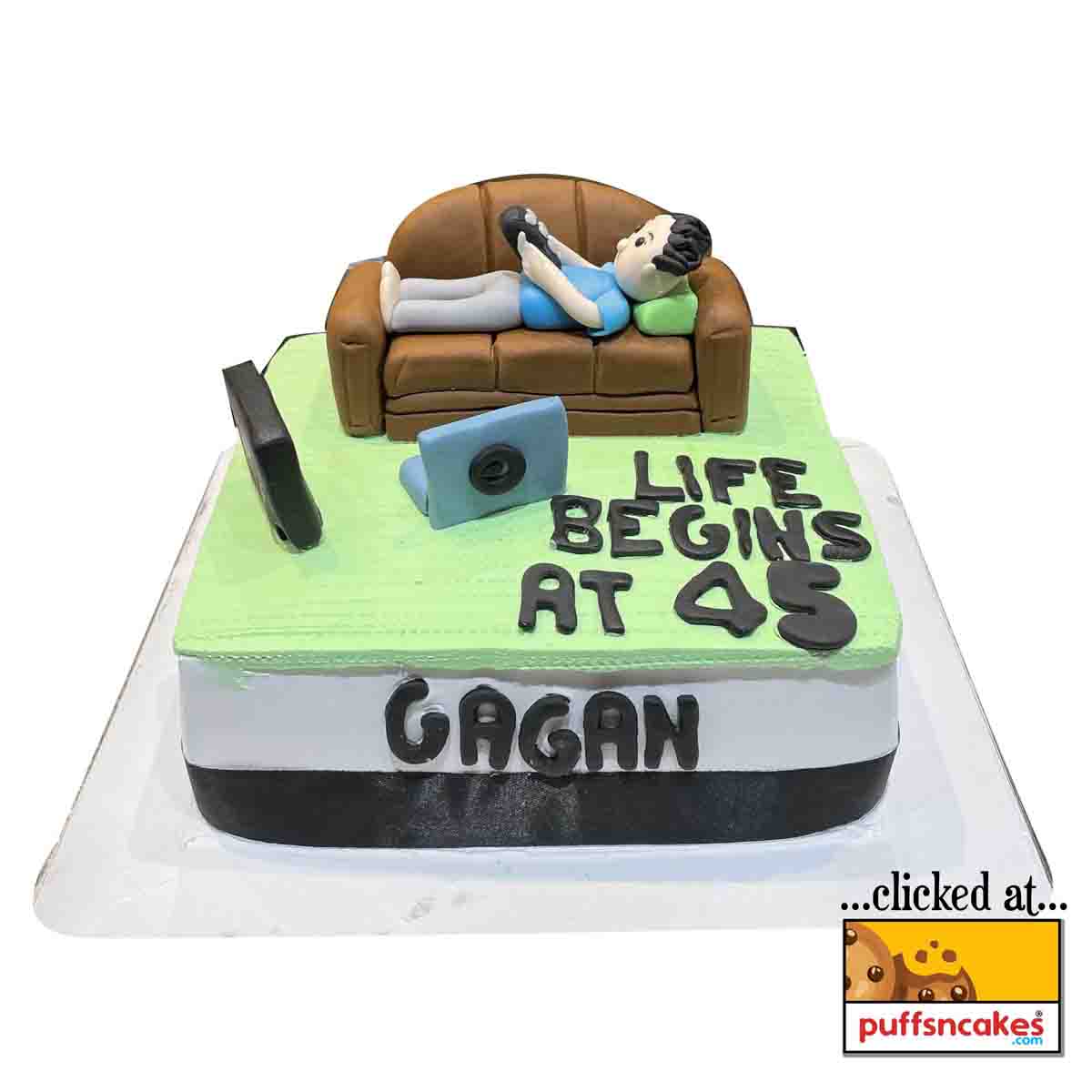 (1132) Chill Relax Theme Semi Fondant Cake